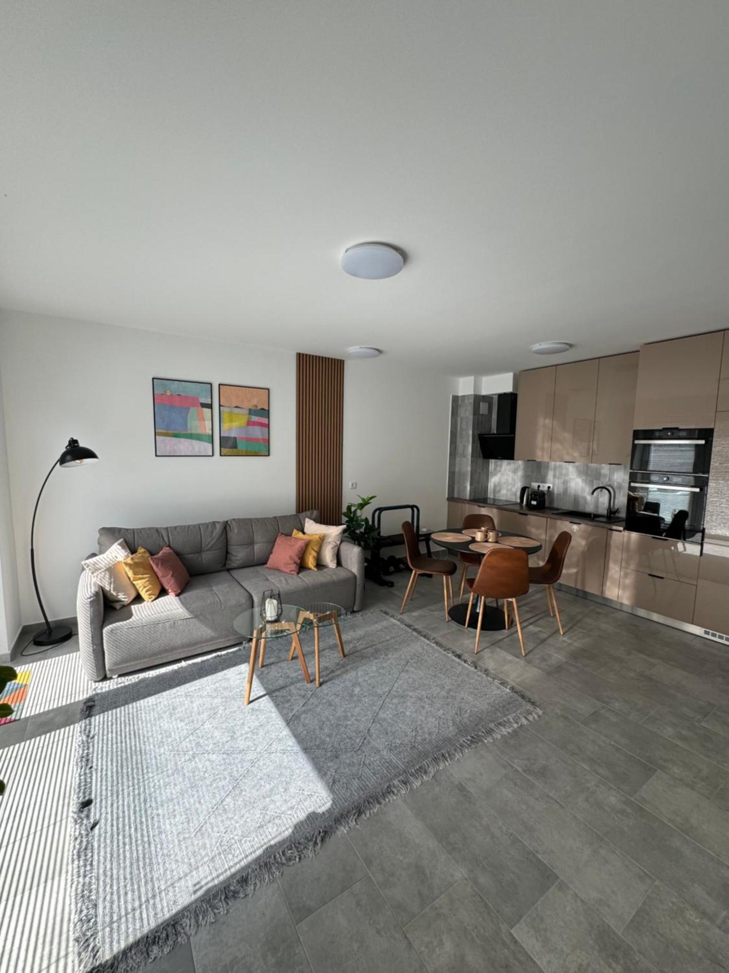 Hello 5C Apartman - Печ Экстерьер фото