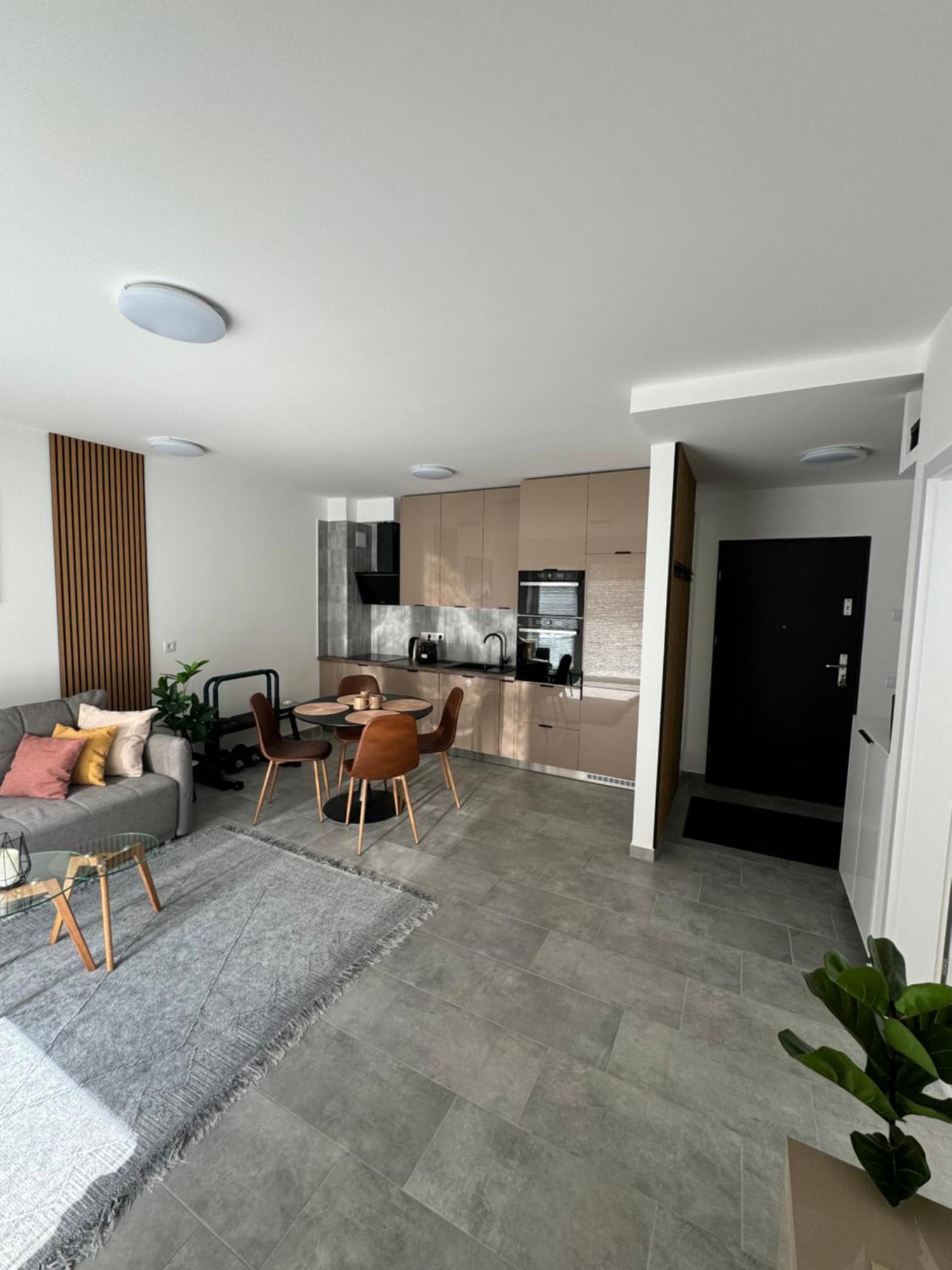 Hello 5C Apartman - Печ Экстерьер фото