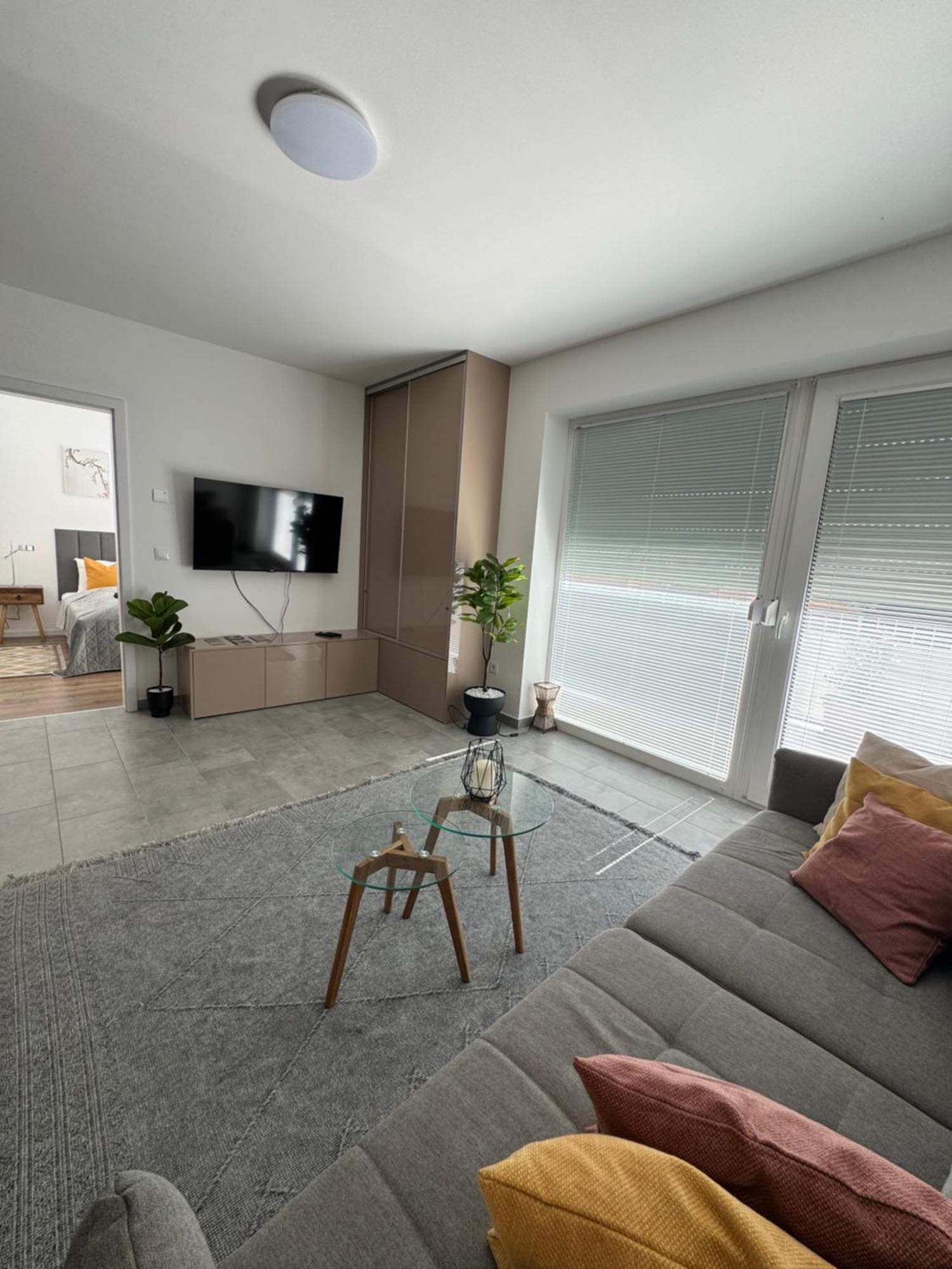 Hello 5C Apartman - Печ Экстерьер фото